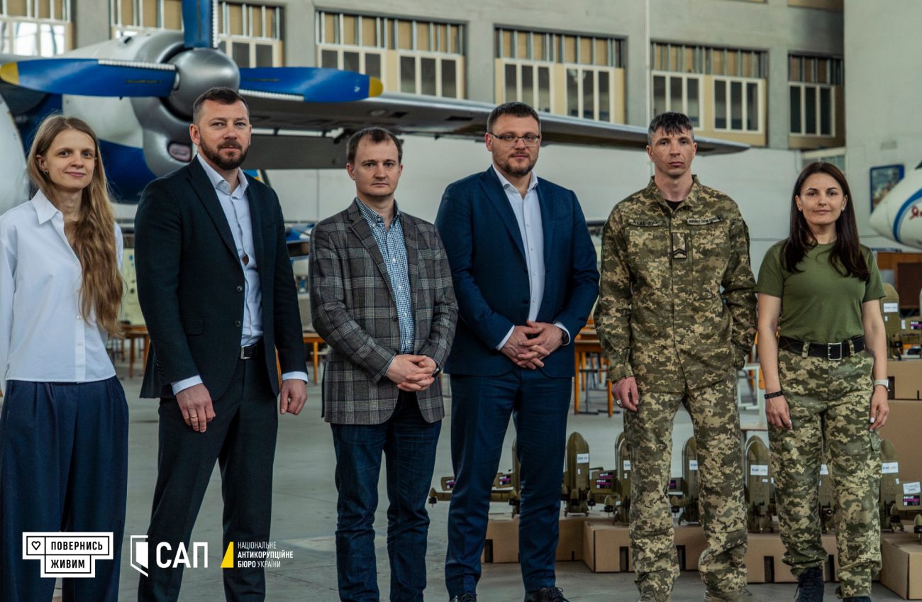 Допомога військовим технікою й оснащенням