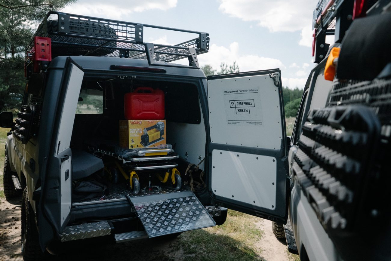 Toyota Land Cruiser, переобладнані як медичні платформи для евакуації поранених